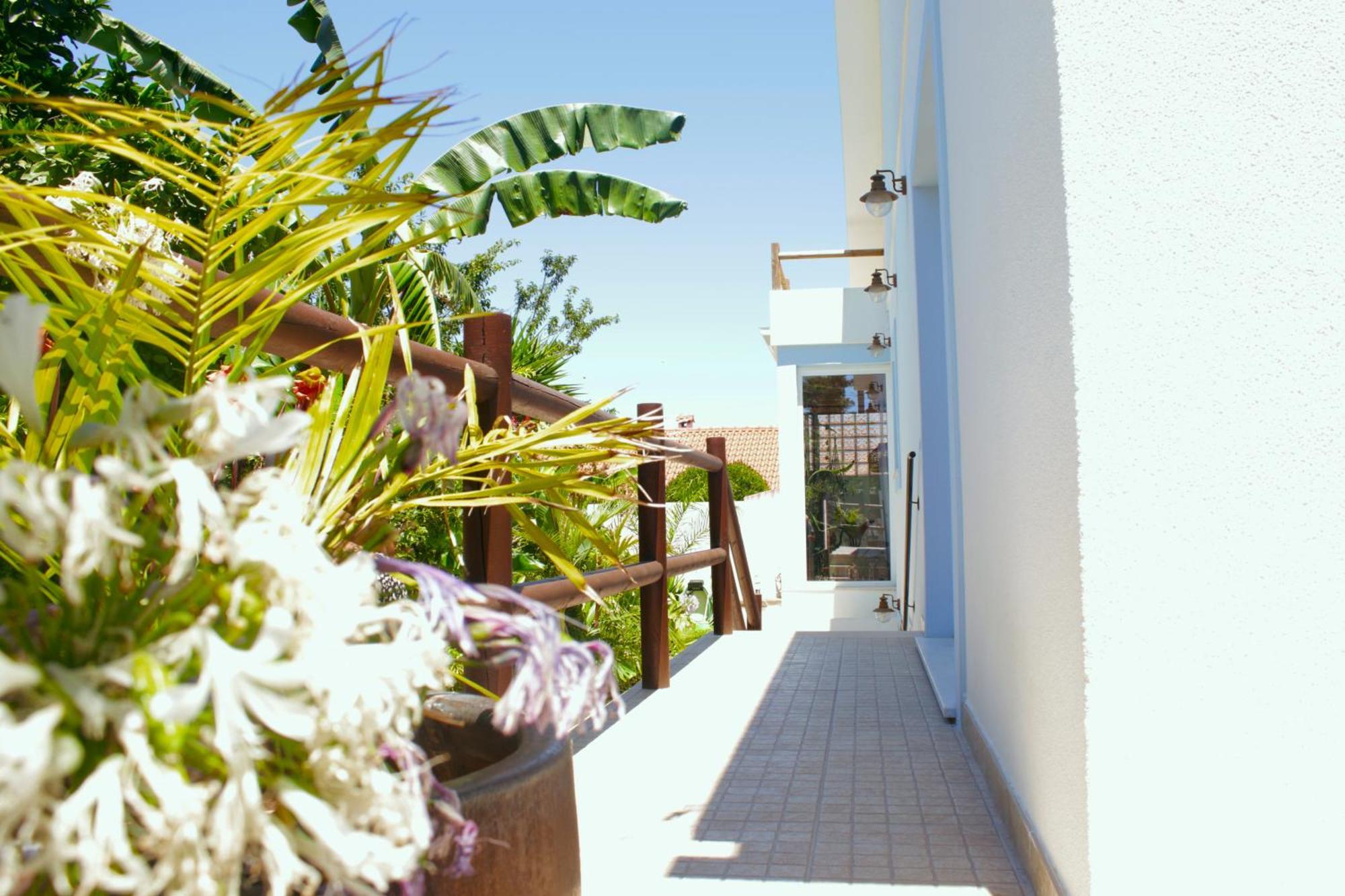 Vila Vale Guest House - Surf & Yoga Charneca  Exteriör bild