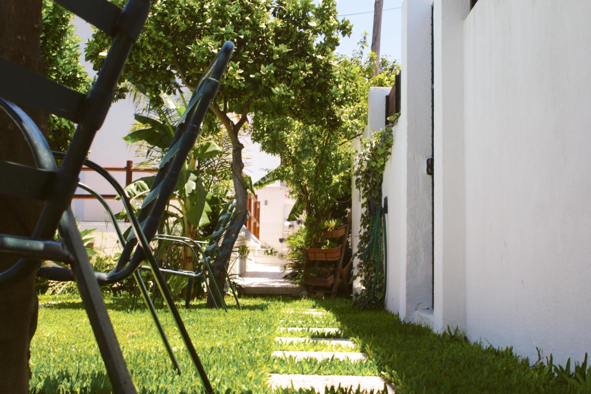 Vila Vale Guest House - Surf & Yoga Charneca  Exteriör bild